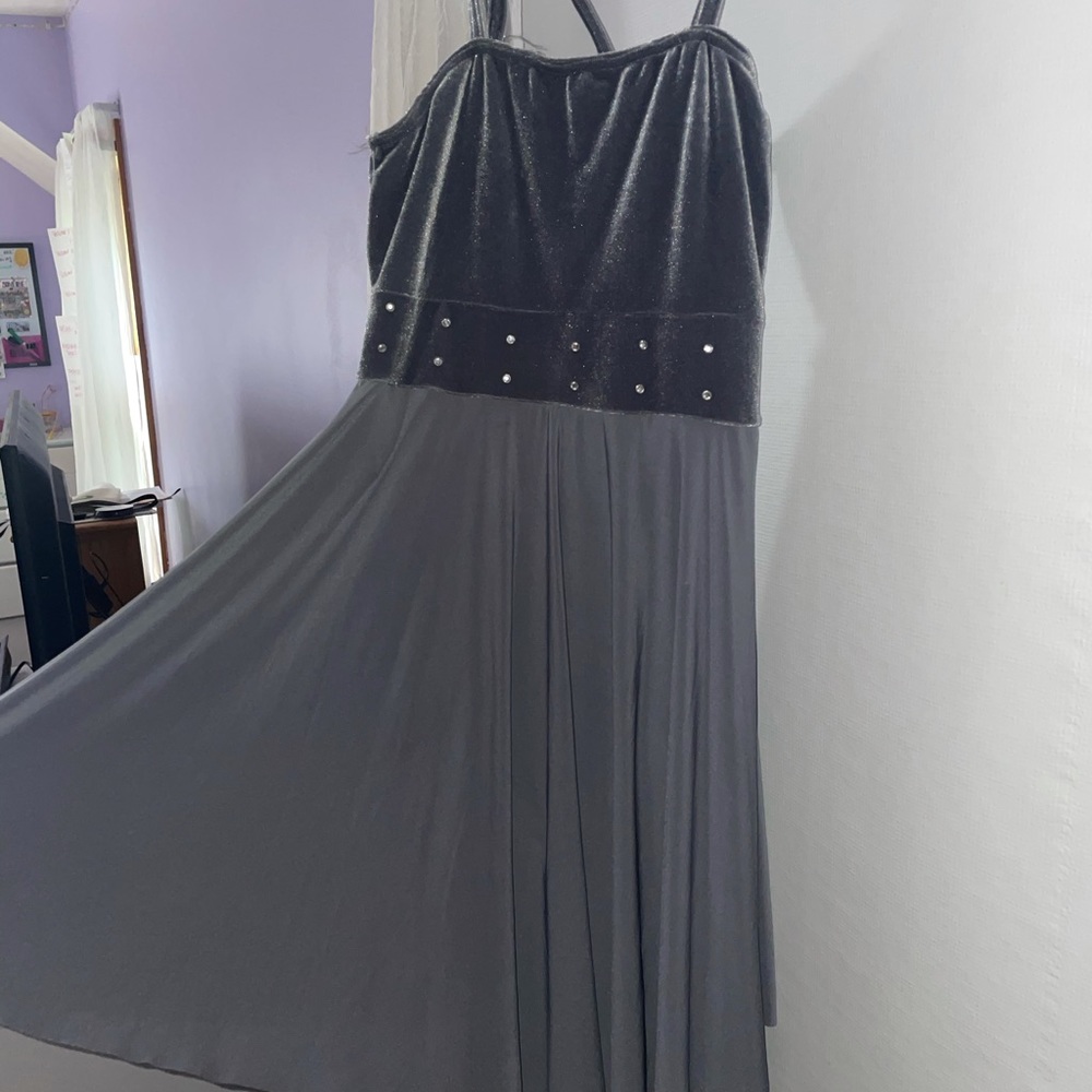 Strappy Grey flowy dress